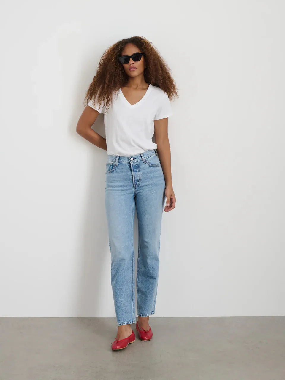 Alex Mill - Elliott V-Neck Tee in Broken Cotton (White)