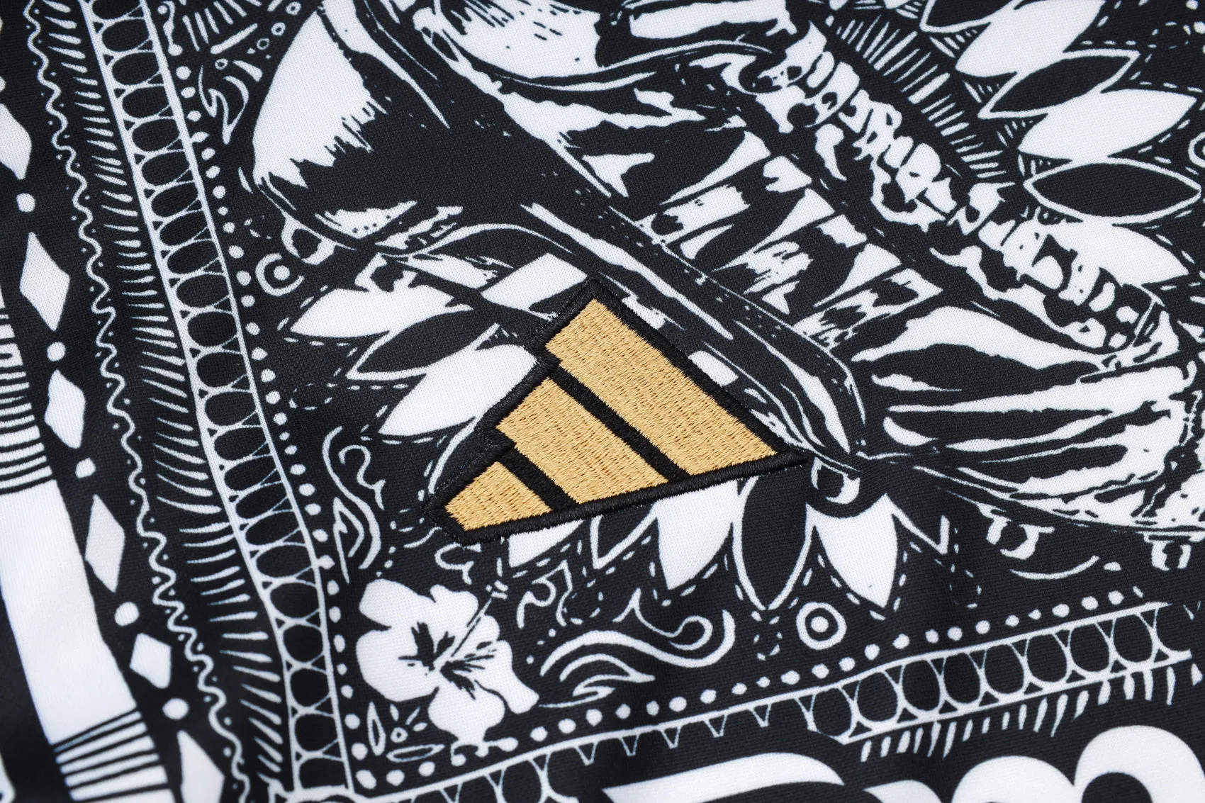 Arsenal “Mosaic Mastery” Tracksuit