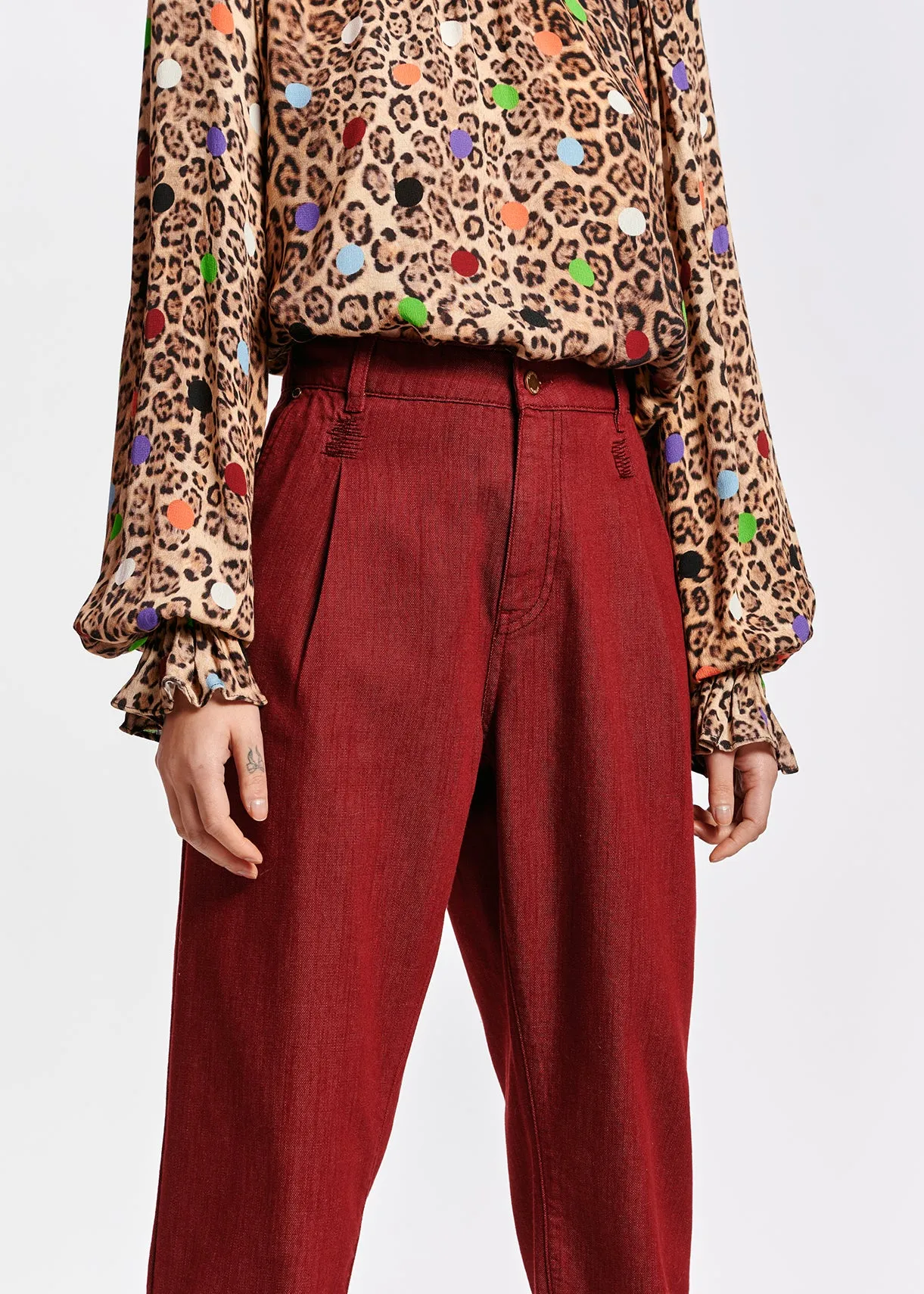 Burgundy loose-fit denim pants