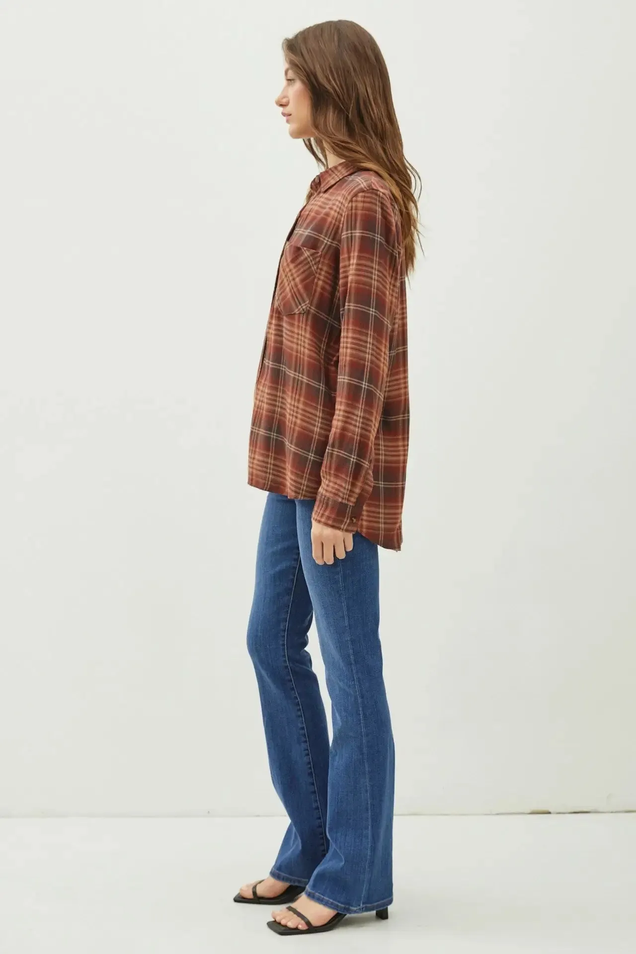 CLASSIC BUTTON DOWN FLANNEL SHIRT