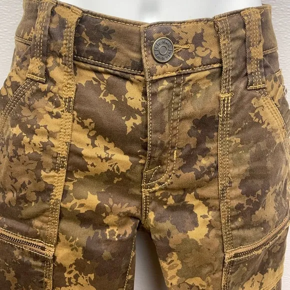 Joie Park Camo Skinny Cargo Pants Size 26 NWOT