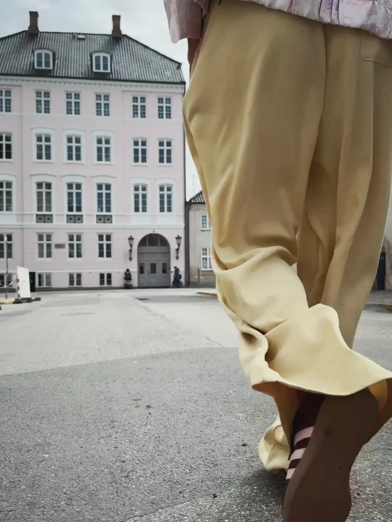 LOOSE PANTS WITH STRING - PALE YELLOW