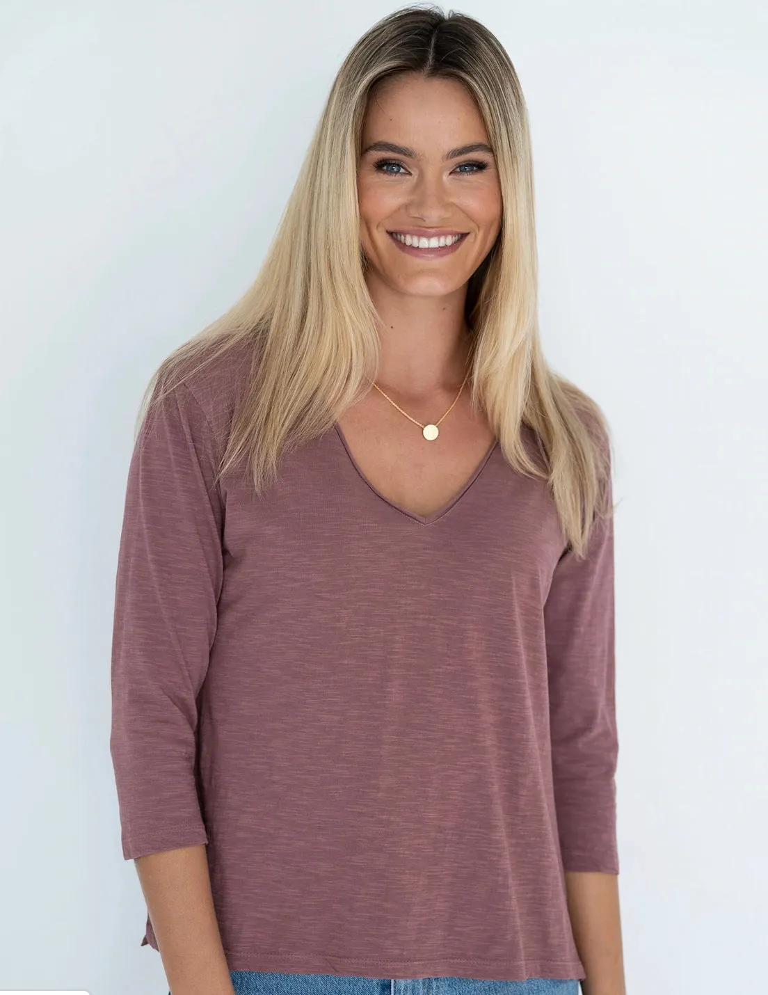 STELLA V-NECK