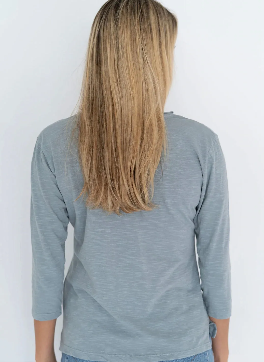 STELLA V-NECK