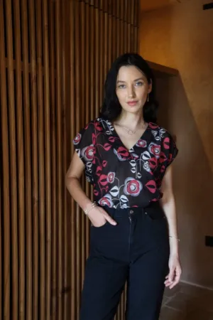 Vinnie V-Neck Tee - Silk Tulips