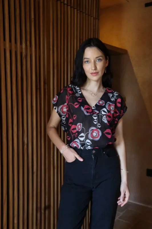 Vinnie V-Neck Tee - Silk Tulips