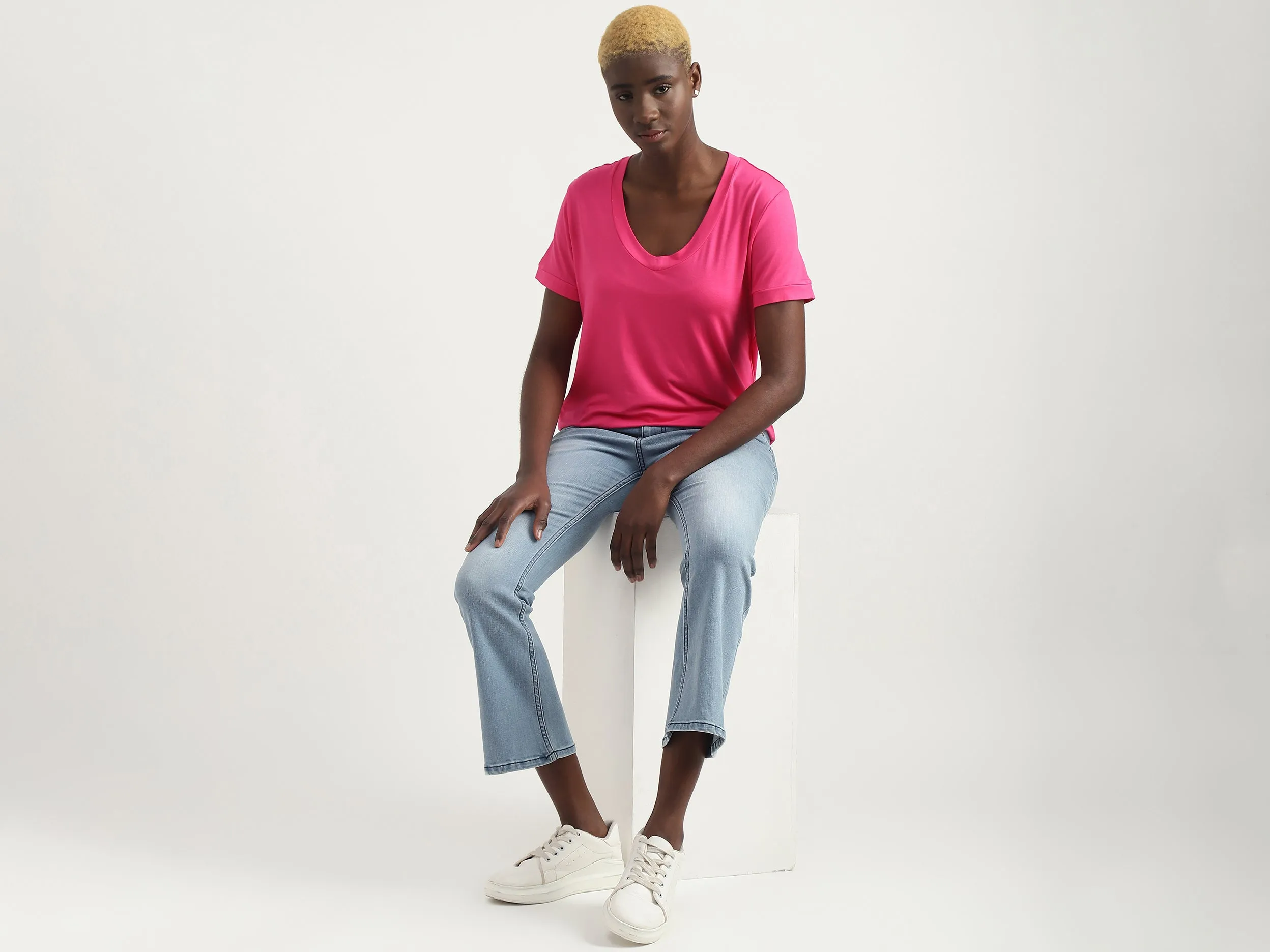 Viscose Blend Solid V-Neck Women T-shirts